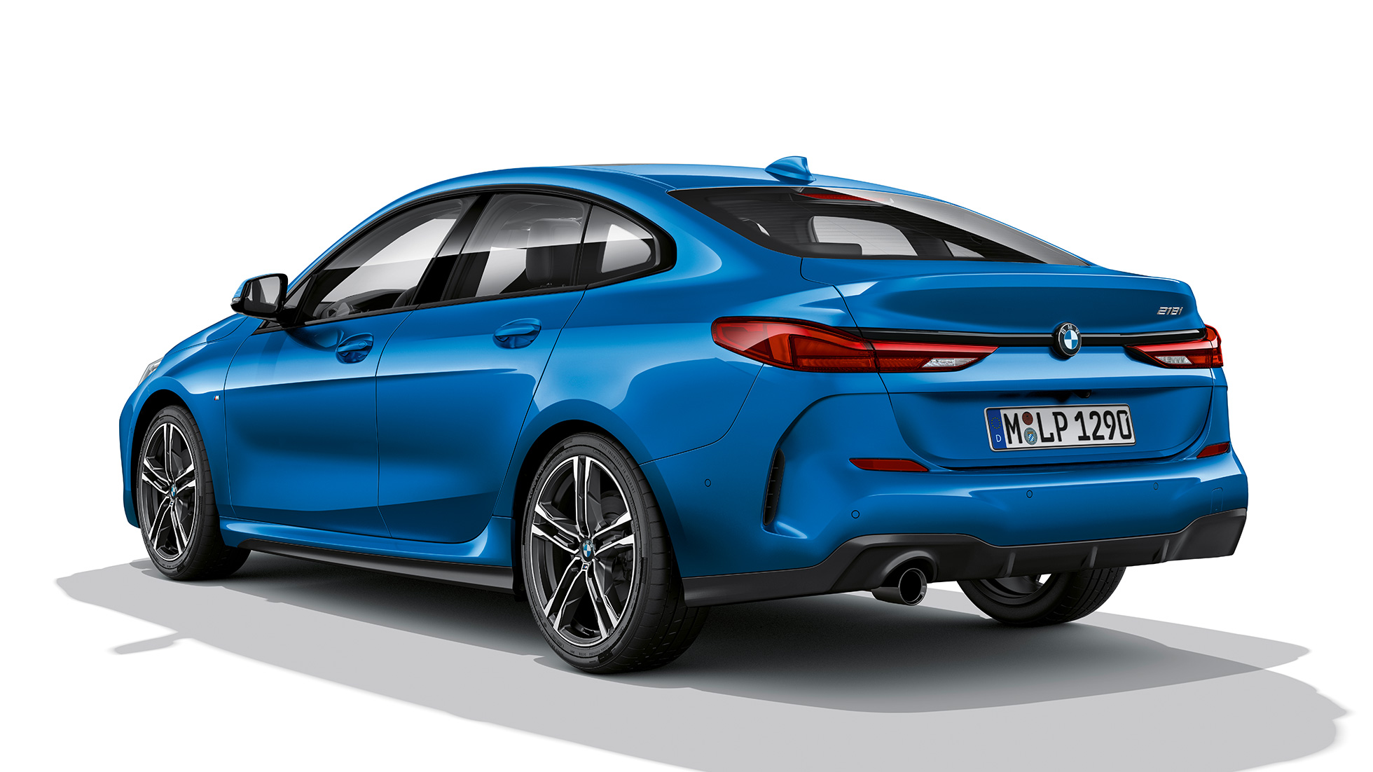 Shadow Line de brillo intenso BMW Individual nuevo BMW Serie 2 Gran Coupé, Acabado M Sport Shadow Line de brillo intenso BMW Individual nuevo BMW Serie 2 Gran Coupé Acabado M Sport Misano Blau metalizado F44, vista de tres cuartos del lateral del coche coupé