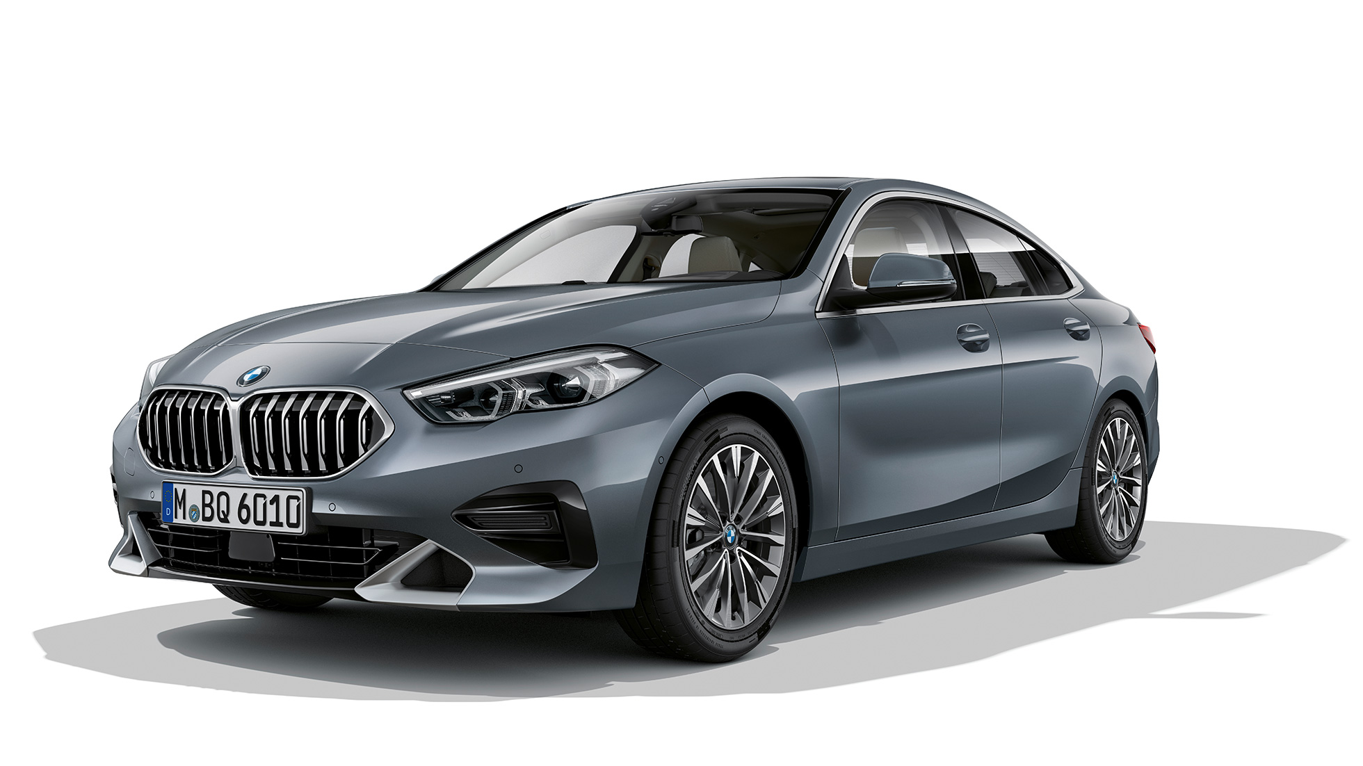 Parrilla BMW nuevo BMW Serie 2 Gran Coupé Acabado Luxury Parrilla BMW nuevo BMW Serie 2 Gran Coupé Acabado Luxury Storm Bay metalizadoF44, vista de tres cuartos del frontal