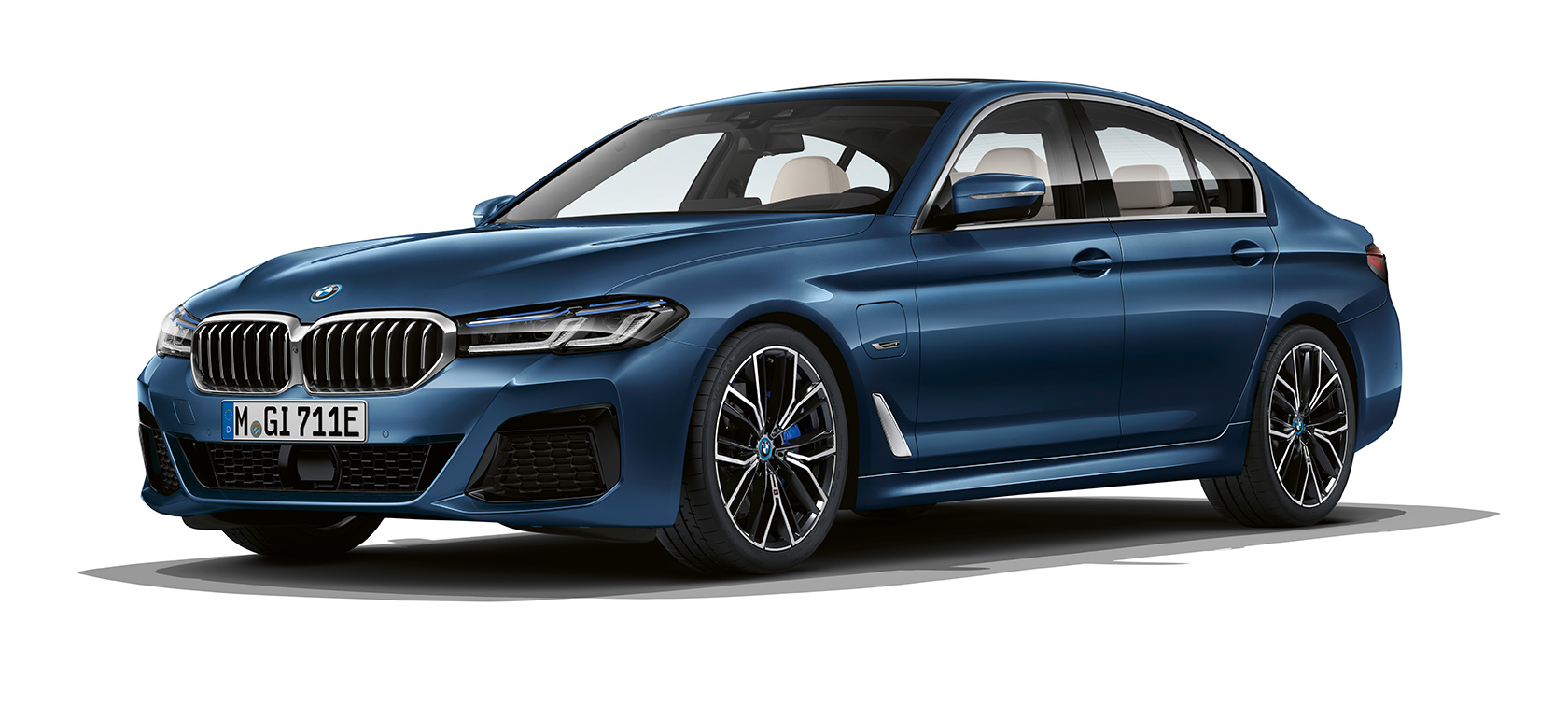 BMW Serie 5 Sedan G30 tres cuartos detenido BMW Serie 5 Sedan G30 tres cuartos detenido delantero