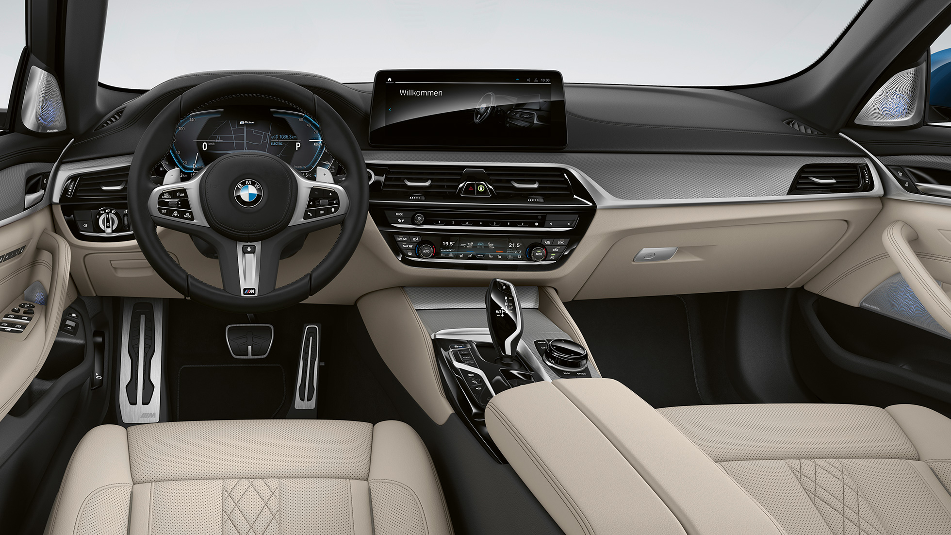Cabina BMW Serie 5 Sedan Plug-in Hybrid G30 paquete deportivo M Cabina BMW Serie 5 Sedán G30 2020 M Paquete deportivo cuero 'Dakota' negro con costuras en contraste interior azul