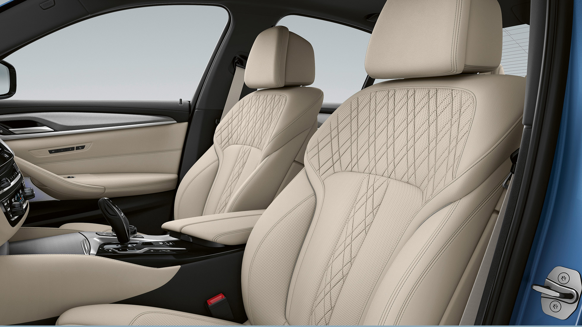 Tapicería BMW Serie 5 G30 Sedan Plug-in Hybrid paquete deportivo M Tapicería en cuero 'Dakota' negro con costuras en contraste azul BMW 5 Series Sedan G30 2020 paquete deportivo M interior