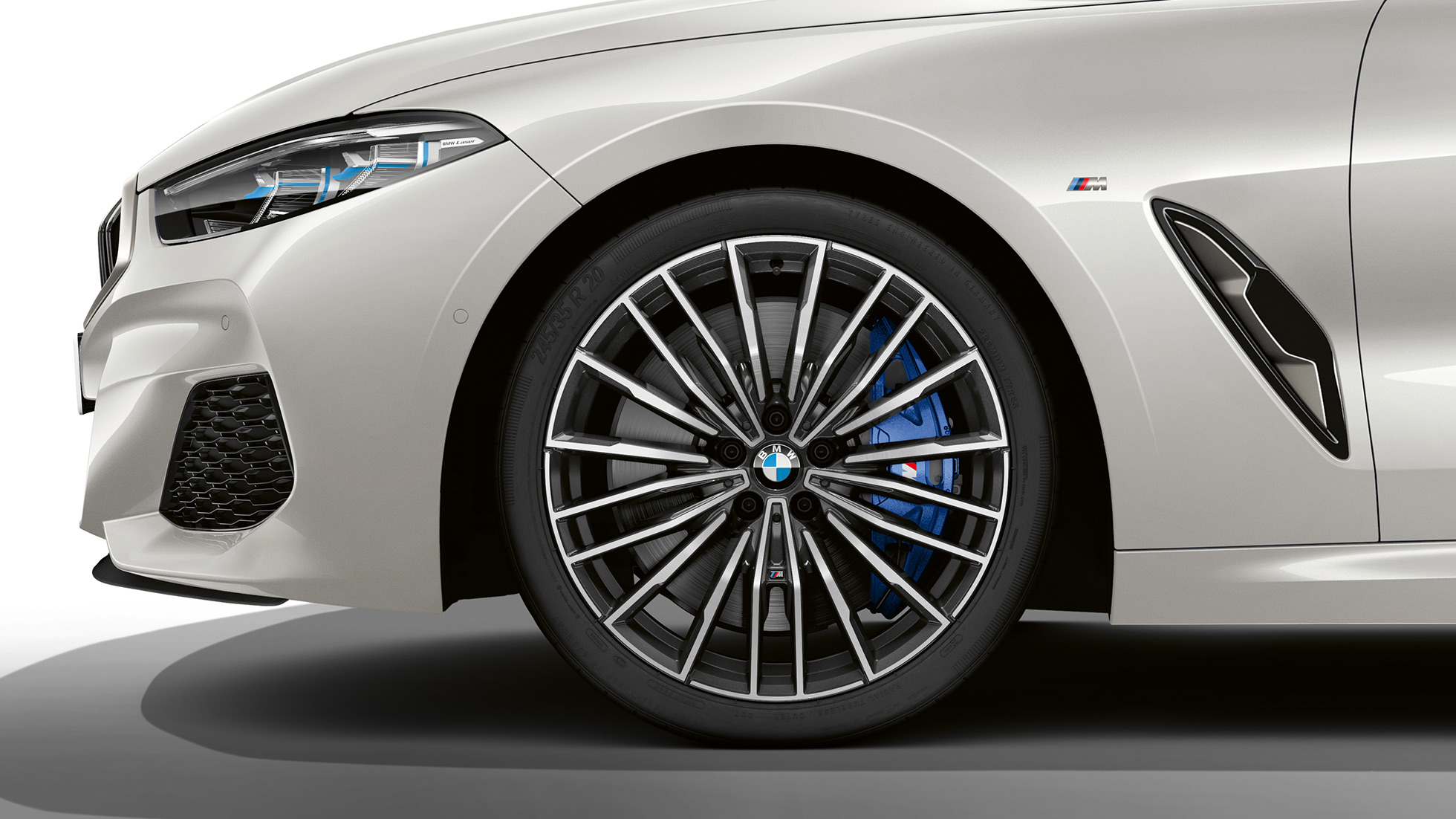BMW M850i xDrive, rines de aleación ligera de 20” con radio múltiple 729 M. BMW M850i xDrive, rines de aleación ligera de 20” con radio múltiple 729 M.
