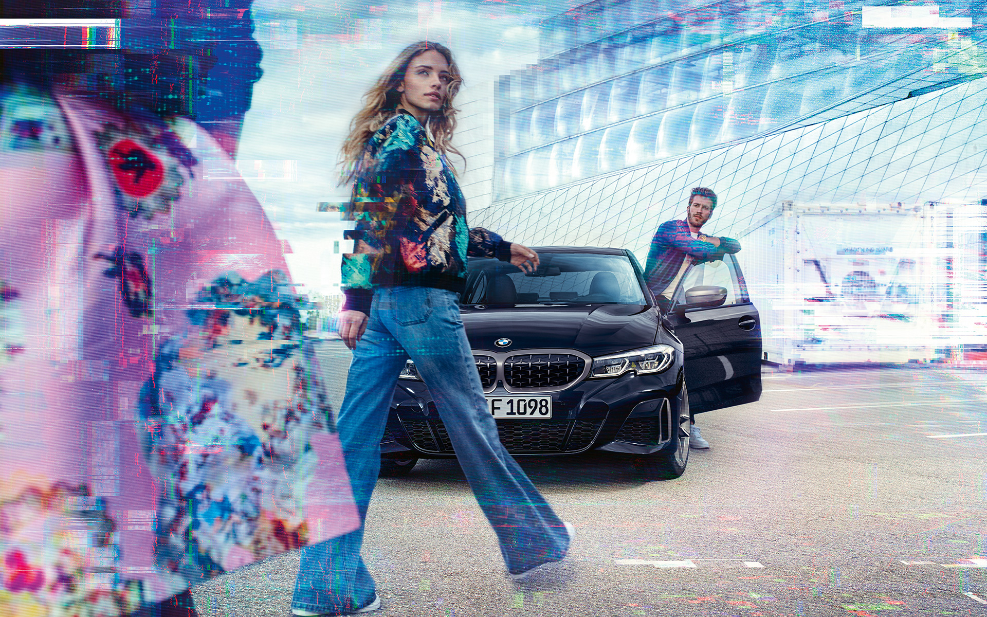 BMW M340i xDrive Sedán G20 2020 Black Sapphire metalizado con mujer y hombre