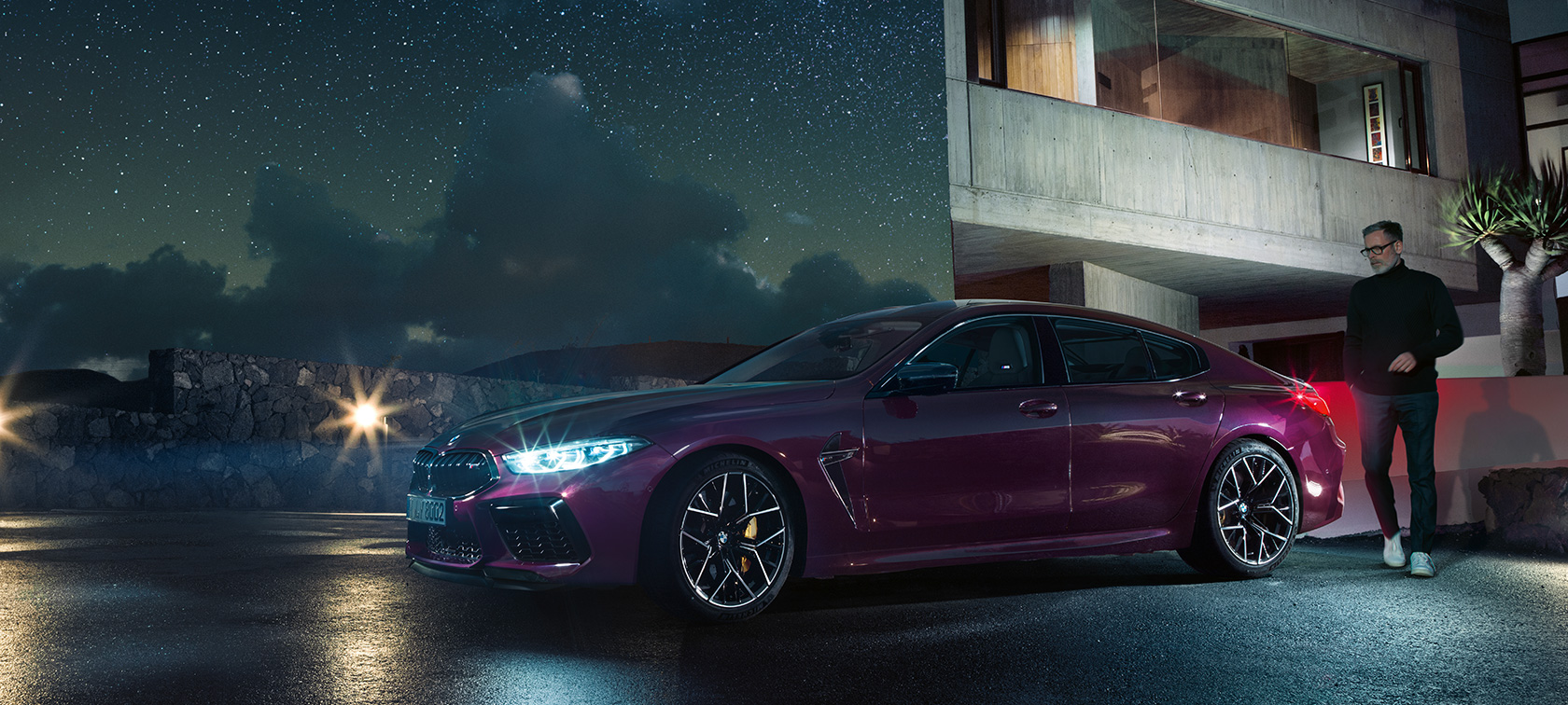 El completamente nuevo BMW M8 Competition Gran Coupé Vista lateral de tres cuartos del completamente nuevo BMW M8 Competition Gran Coupé 2020 BMW Individual Ametrin metálico