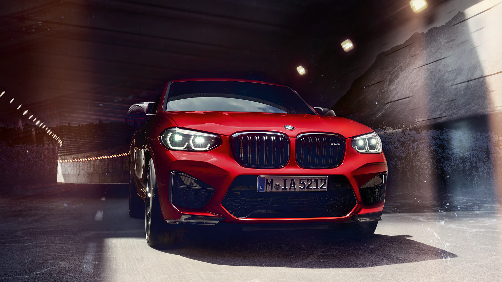 BMW X4 M Competition, front view. BMW X4 M Competition in Toronto Red metallic, exterior, front view.