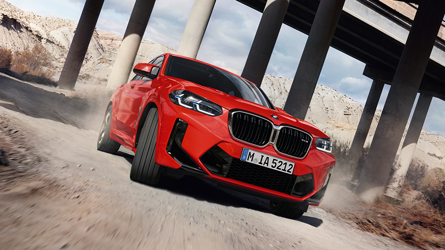 Diseño exterior vista frontal del auto de lujo BMW X4 M 