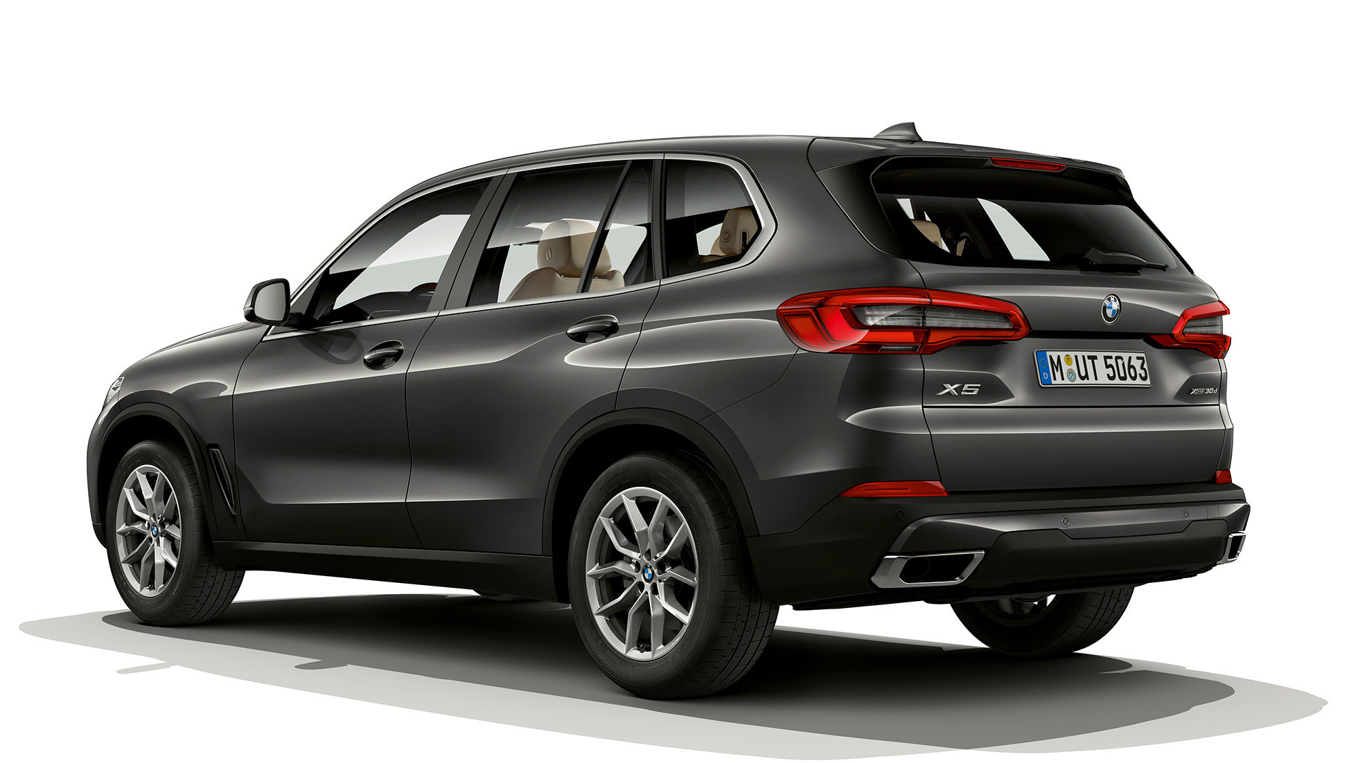 Acabado de Serie BMW X5 xDrive30d G05 2018 Sophistograu efecto brillante, vista de tres cuartos de zaga