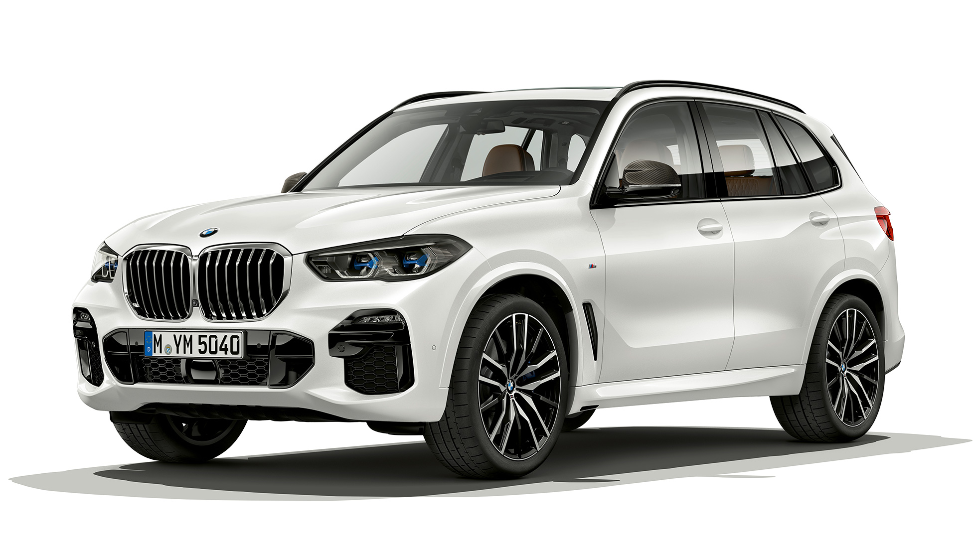 Acabado M Sport BMW X5 xDrive40i G05 2018 Mineralweiss metalizado, vista de tres cuartos del frontal