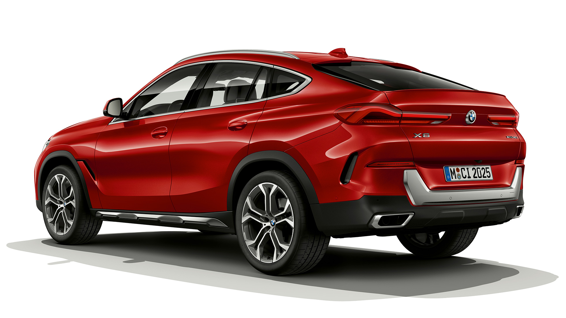 BMW X6 con BMW xLine, parte trasera. BMW X6 con BMW xLine en perspectiva trasera de tres cuartos.