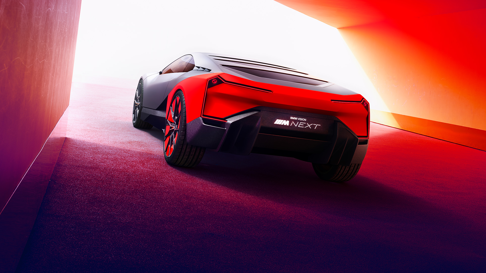 BMW Vision M NEXT, vista trasera BMW Vision M NEXT, vista tres cuartas partes trasera, Hofmeister kink