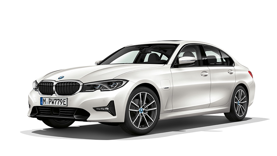 BMW Serie 3 Híbrido Conectable Vista de tres cuartos del frontal BMW Serie 3 Híbrido Conectable Imagen de estudio Vista de tres cuartos del frontal
