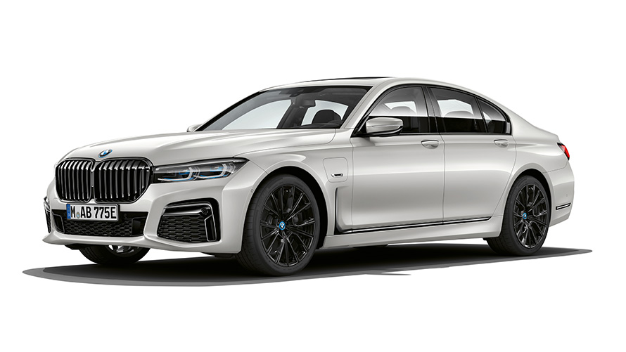 BMW 745e Modelo PHEV Vista de tres cuartos del frontal BMW 745e Modelo PHEV Imagen de estudio Vista de tres cuartos del frontal