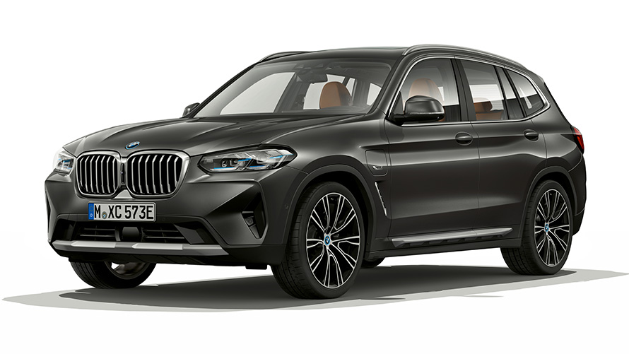 BMW X3 xDrive30e Modelo PHEV Vista de tres cuartos del frontal BMW X3 xDrive30e Modelo PHEV Imagen de estudio Vista de tres cuartos del frontal