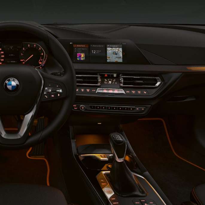 BMW Serie 1 Modelo Sport Line, acabados de las vestiduras interiores 'Illuminated Berlin'.