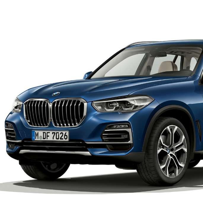 Acabado xLine BMW X5 xDrive40i G05 2018 Phytonicblau metalizado, vista de tres cuartos del frontal