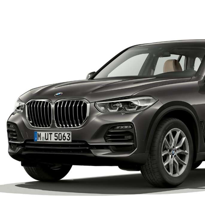 Acabado de Serie BMW X5 xDrive30d G05 2018 Sophistograu metalizado efecto brillante, vista de tres cuartos del frontal