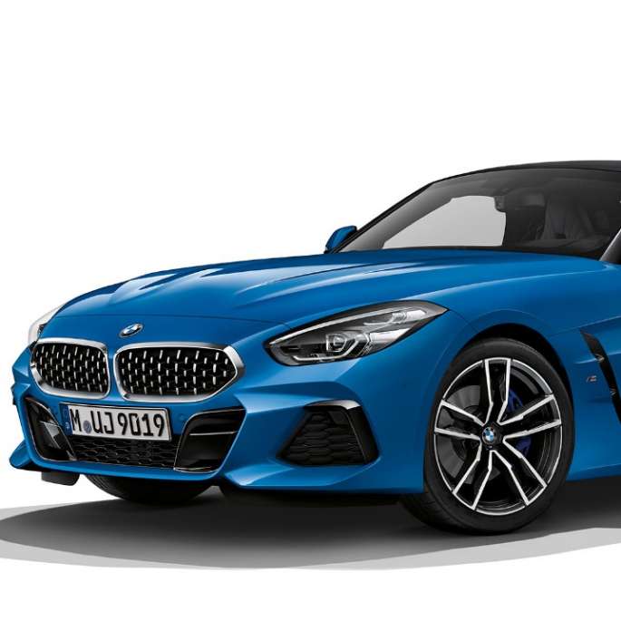 BMW Z4 Roadster Modelo M Deportivo, vista delantera de tres cuartos